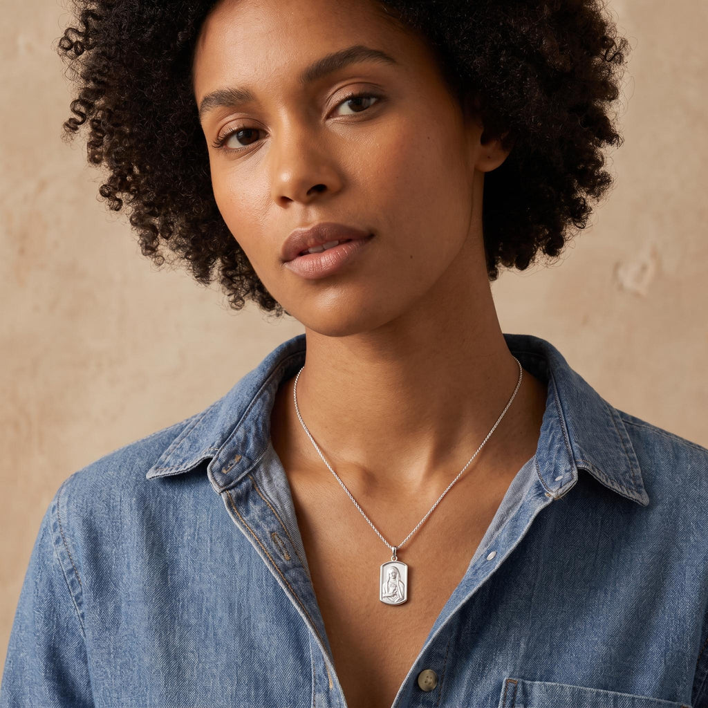 Collier Sancta Icon | Collier Personnalisé en Relief Pendentif Foi | Médaille Gravée Bijoux Spirituels SN017C