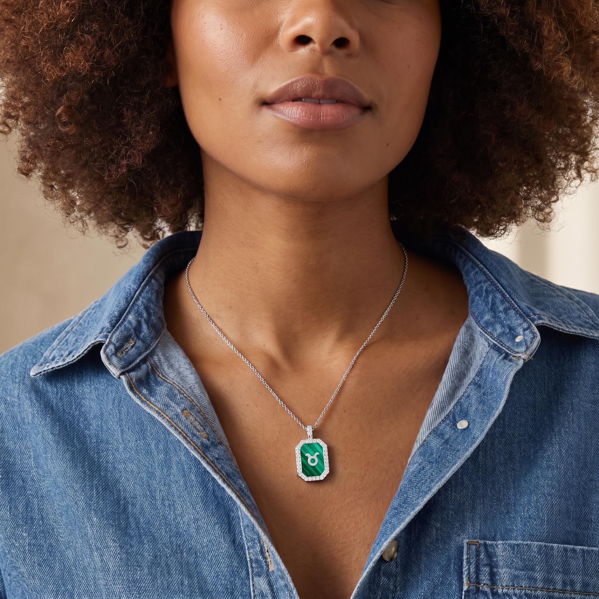 Collier Pierre de Naissance Zodiaque – Pendentif Initiale Personnalisé en Malachite, Nacre ou Agate